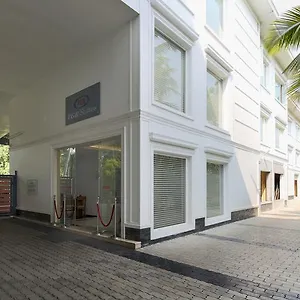 *** Hotel Treebo Tgr Suites India